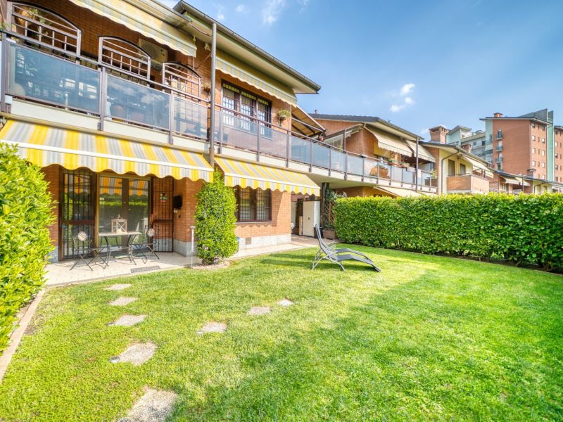 APPARTAMENTO CON GIARDINO PRIVATO E BOX AUTO DOPPIO